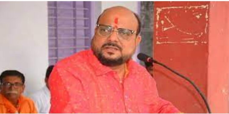 बंडखोरी करणं हा पर्याय चुकीचा ; मंत्री गुलाबराव पाटील