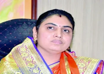 आई-वडिलांचा आशीर्वाद  ; अन जयश्री महाजनांच्या शक्ती प्रदर्शनाने वेधले लक्ष