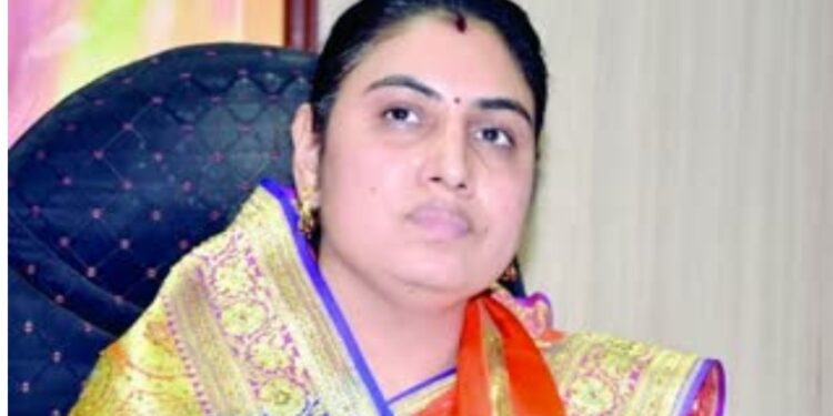 जयश्री महाजनांना अखेर उबाटाची उमेदवारी ; मशाल पेटणार ?