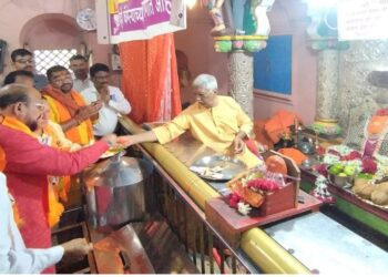 माझ्या विजयासह महायुतीचे सरकार येऊ दे ; गुलाबराव पाटलांचे पद्मालय येथील बाप्पाला साकडे