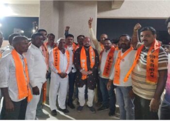 ठाकरेंना धक्का : चिंचोली व धानवड येथील पदाधिकाऱ्यांसह कार्यकर्त्यांचाही शिवसेनेत प्रवेश