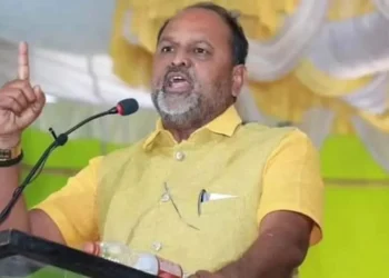 महादेव जानकरांनी महायुतीविरोधात दंड थोपटले ; आता माघार नाहीचं!