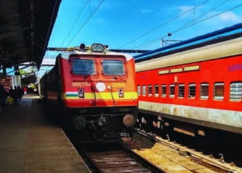 मुंबई हावडारेल्वे गाडीमध्ये टायमर बॉम्ब असल्याच्या धमकीने खळबळ