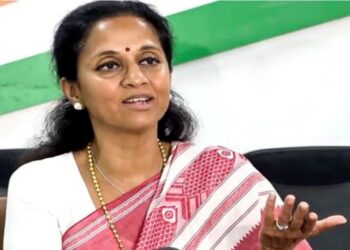 बिटकॉइन घोटाळ्याच्या आरोपांन वातावरण तापलं : काँग्रेससह सुप्रिया सुळेंची माजी आयपीएस अधिकाऱ्याविरुद्ध तक्रार