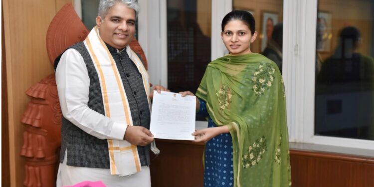 हतनूर धरण जलसंधारण तलावाला “रामसर कन्व्हेन्शन” अंतर्गत “रामसर स्थळ” म्हणून घोषित कराव :  मंत्री रक्षाताई खडसेंचीं मंत्री भूपेंद्र यादवांच्याकडे मागणी