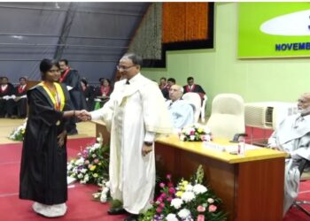 निरमा विद्यापीठाच्या इंडस्ट्रिअल डिझाईन शाखेत पालवी जैन सर्वप्रथम, पटकावले सुवर्ण पदक