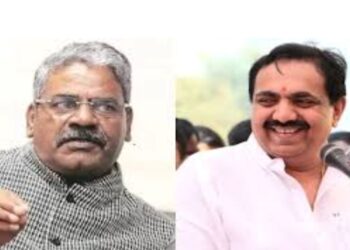 निवडणुकीच्या तोंडावर जयंत पाटील अन अजित पवार गटाच्या माजी खासदारामध्ये बंद दाराआड चर्चा.