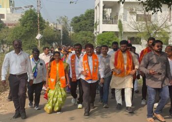 रांगोळ्या, फुलांच्या पायघड्यांनी आमदार भोळेंचे कोल्हे नगरात स्वागत