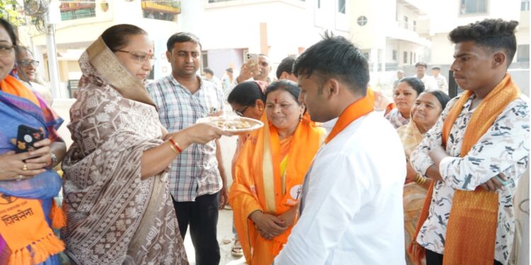 चोपडा विधानसभेत ; आजोबांसाठी नातवंडे मैदानात