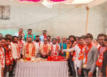 धरणगाव शहरातील शेकडो कार्यकर्त्यांच्या शिवसेनेत प्रवेश.