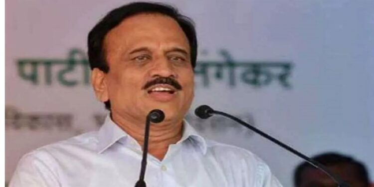 प्रवीण गरुडांच्या राष्ट्रवादीच्या प्रवेशान जळगावच्या राजकारणाला वेगळं वळण ; महाजनांची डोकेदुखी वाढणार?