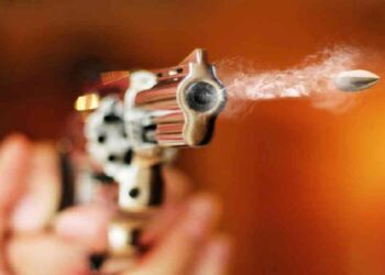 मुक्ताईनगर मतदारसंघात खळबळ ; अपक्ष उमेदवार सोनवणे यांच्यावर गोळीबार