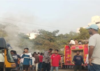 जळगावातील इच्छा देवी चौक परिसरात गॅस सिलेंडर फुटल्यान स्फ़ोट : पोलीस प्रशासनाच दुर्लक्ष अन अनाधिकृत व्यवसायाला चालना