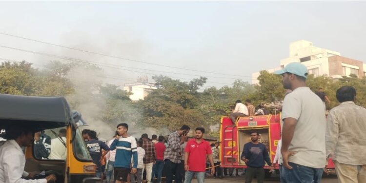 जळगावातील इच्छा देवी चौक परिसरात गॅस सिलेंडर फुटल्यान स्फ़ोट : पोलीस प्रशासनाच दुर्लक्ष अन अनाधिकृत व्यवसायाला चालना