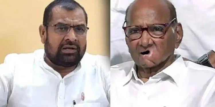 शरद पवारांबद्दल वक्तव्य करणं सदाभाऊंना भोवलं : रयत क्रांती सेनेच्या युवाप्रदेशाध्यक्षाचा रामराम?