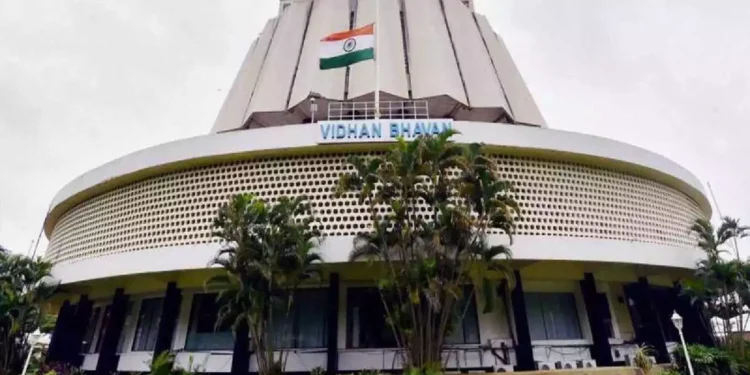 ” या ” उमेदवारांची विधानसभा निवडणुकीच्या रिंगणातून माघार