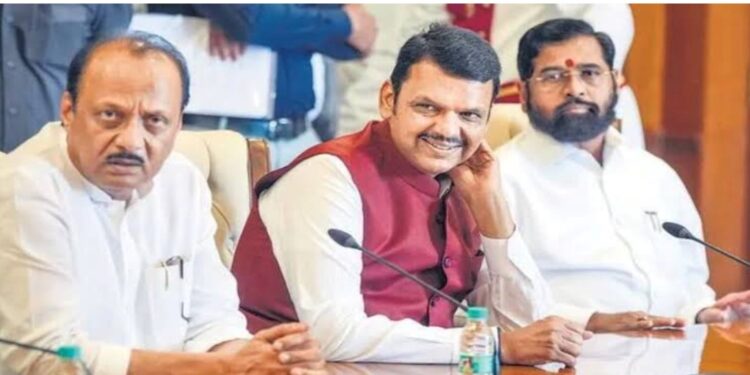 अखेर राज्य मंत्रिमंडळाचे खातेवाटप जाहीर ; गृहमंत्रालय फडणवीस यांच्याकडेच,, कोणाला कोणती खाती?