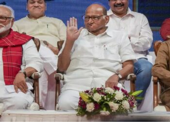 छगन भुजबळ अधून -मधून आमच्या संपर्कात ; उद्धव ठाकरेंचा महायुतीला टोला