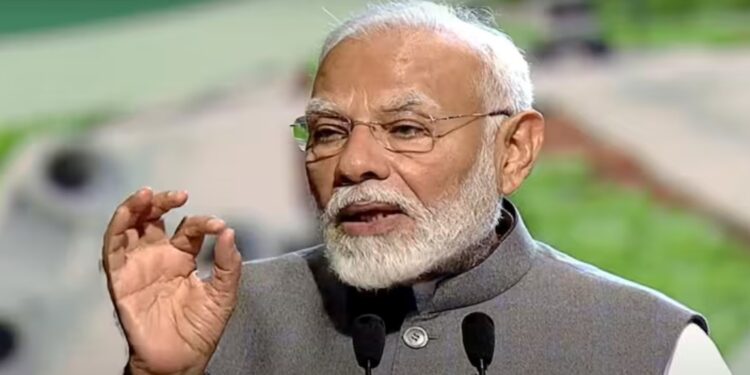 सर्वसामान्य कुटुंबातील व्यक्ती ते नावाजलेले अर्थतज्ज्ञ :  पंतप्रधानांनी मनमोहन सिंग यांच्या जागवल्या आठवणी