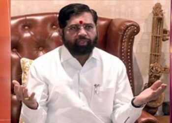 शिवसेना आणि राष्ट्रवादीच्या निमंत्रण पत्रिकेवरून एकनाथ शिंदे यांचं नाव गायब ; चर्चांना उधाण!