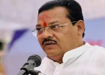 मंत्रिमंडळ विस्तारावरून राजकारण तापलं : शिवसेना शिंदें गटाच्या नेत्याचं सूचक वक्तव्य?