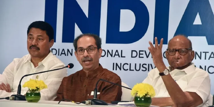 युतीच्या शपथविधी सोहळ्याला महाविकास आघाडीच्या नेत्यांची अनुपस्थितीती?