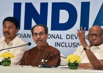 महायुतीच्या शपथविधीचं आघाडीतील “या “दिग्दज नेत्यांना निमंत्रण