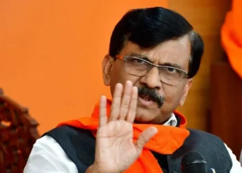 1500 रुपयांसाठी संपूर्ण महाराष्ट्र  दारुडा करण्याचे सरकारचे काम : संजय राऊतांचा घणाघात!