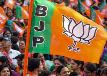 दिल्लीत ‘आप’ च्या सत्तेला सुरुंग : भाजपचे कमळ फुलणार?