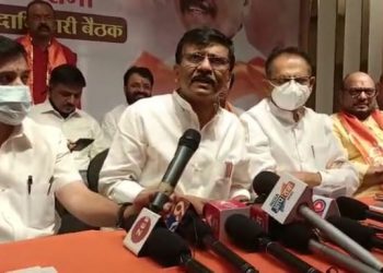 शिवसेनेत गटबाजी नाही, नवीन लोक येतात – खा. संजय राऊत
