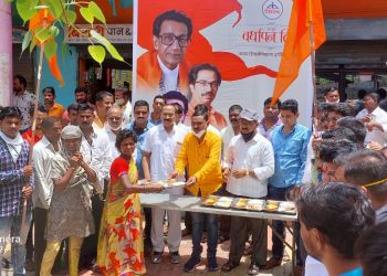 शिवसेना वर्धापन दिनानिमित्त वृक्षारोपण व अन्नदान
