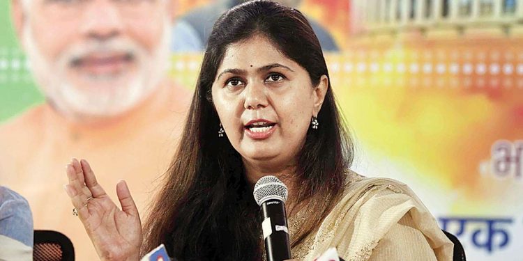 ओबीसी आरक्षण…!! निवडणुका रद्दसाठी पंकजा मुंडे बरसल्या…