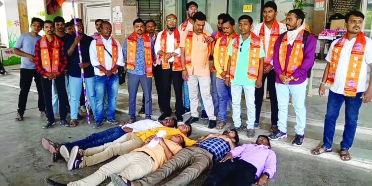 मनसेचे पालिकेसमोर समोर ‘झोपा काढा’ आंदोलन