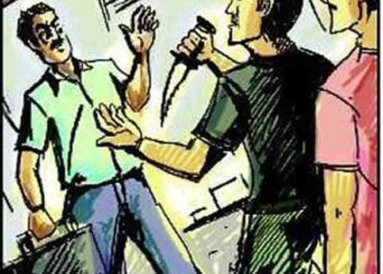 रस्त्यात अडवून पावरलुम व्यावसायिकाची जबरी लुट!