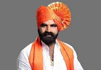 शिवसेना आमदाराने MDM कर्मचाऱ्याला कानात का मारली ?