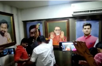 शिंदे आणि ठाकरे समर्थकांमध्ये मारामारी ; कारण ऐकून थक्क व्हाल !..