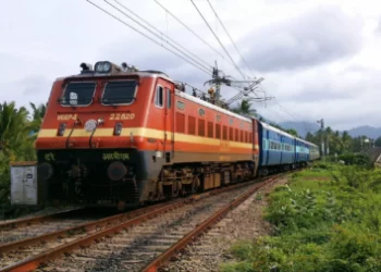 रेल्वे प्रवासांसाठी मोठी बातमी; आता ट्रेन मध्ये सीट मिळवण्यासाठी भांडण नाही करावे लागणार !