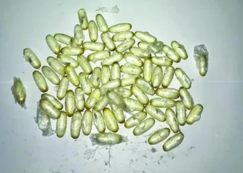 अबब् ; प्रवाशाच्या पोटात सापडल्या कोरोडो किंमत असलेल्या कोकेनच्या कॅप्सूल