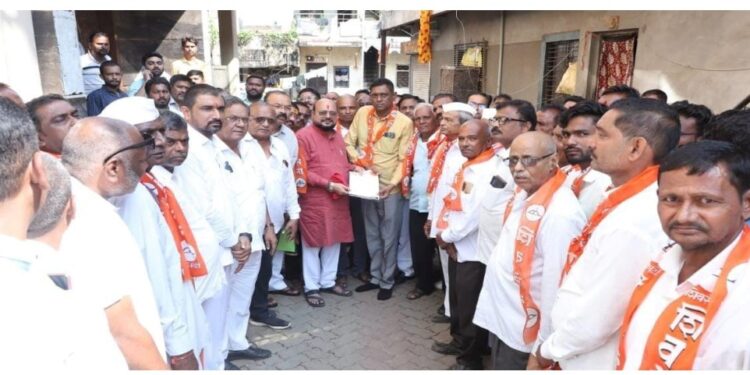 रवी कापडणे यांची शिंदे सेनेच्या उपजिल्हाप्रमुख पदी निवड